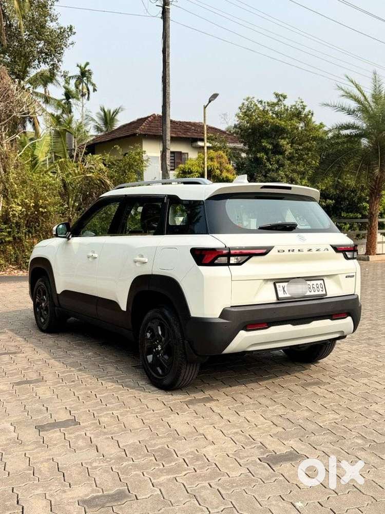 Maruti Suzuki Brezza 1.5 Zxi Smart Hybrid, 2022, Petrol