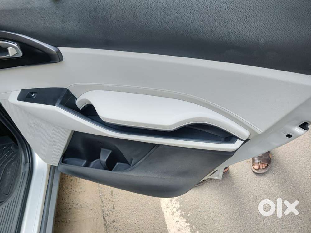 Kia Carens Clavis Hte, 2025, Petrol