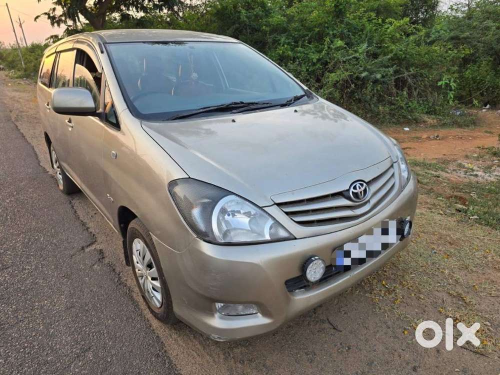 Toyota Innova 2004-2011 2.5 G4 Diesel 8-seater, 2010, Diesel