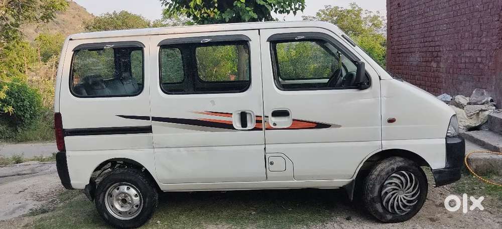 Maruti Suzuki Eeco 2017 Petrol 127000 Km Driven