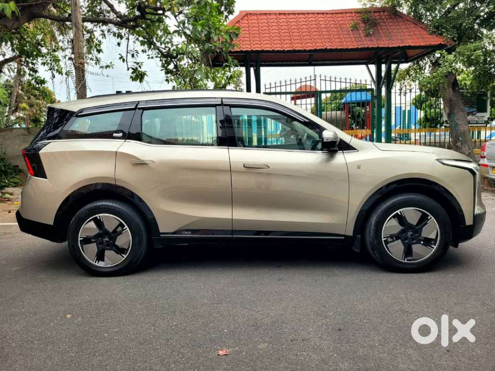 Mahindra Xev 9s Pack One Above, 2026, Electric