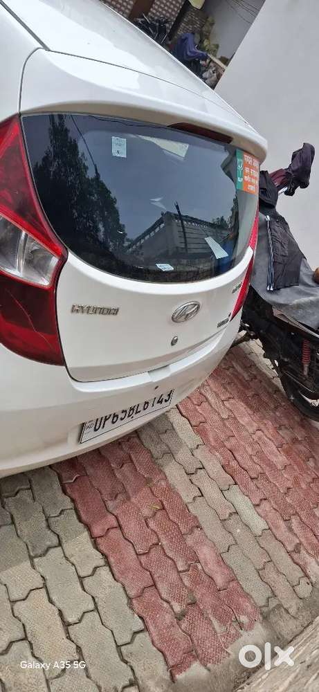 हुंडई एरा प्लस कार सीएनजी के साथ