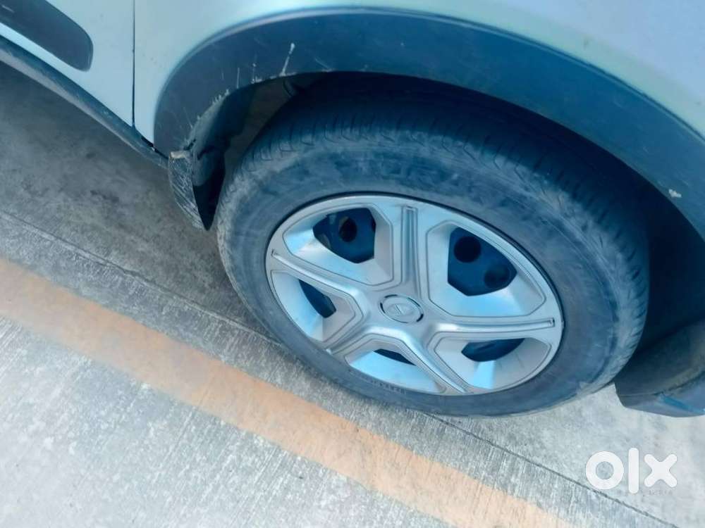 Manual Transmission Nexon With Sunroof