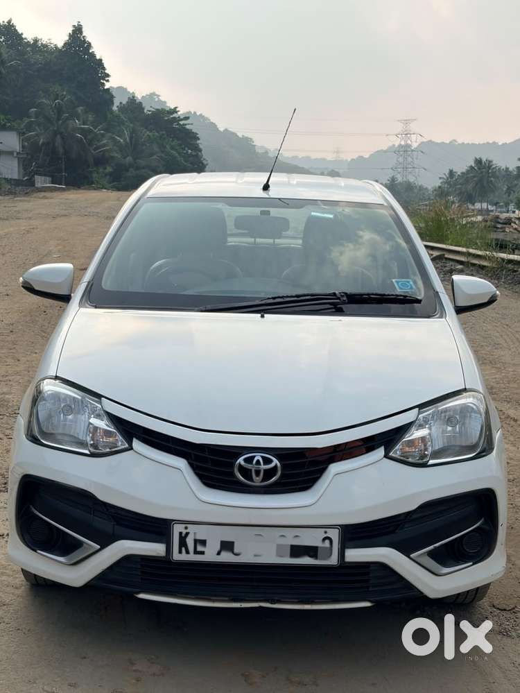 Toyota Etios Liva 1.2 V, 2016, Petrol