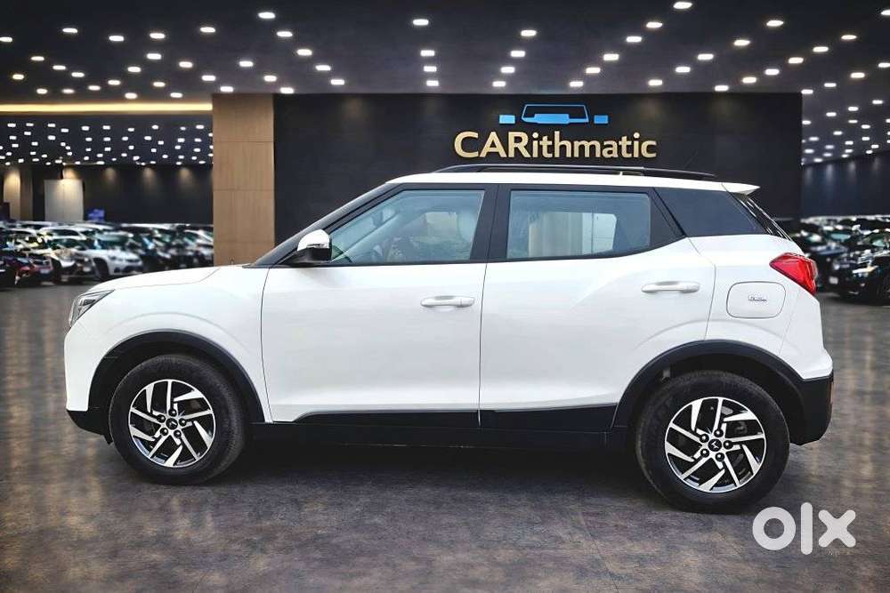 Mahindra Xuv300 1.2 W8 (o) Amt Petrol, 2023, Petrol