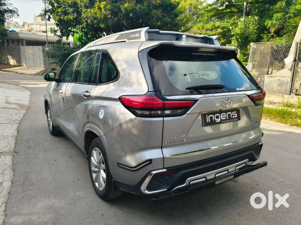 Toyota Innova Hycross 2.0 Vx Hybrid 7 Str, 2023, Petrol