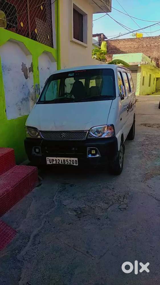 गाड़ी में कोई कमी नहीं है पांचो टायर न्यू है