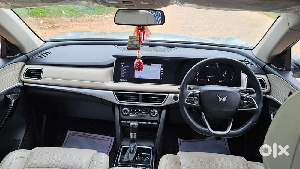 Mahindra Xuv700 Luxury At Diesel 96000 Km Driven