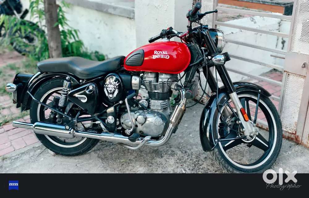 Royal Enfield Classic 350 With Alloy Wheel Red Colour Classic View