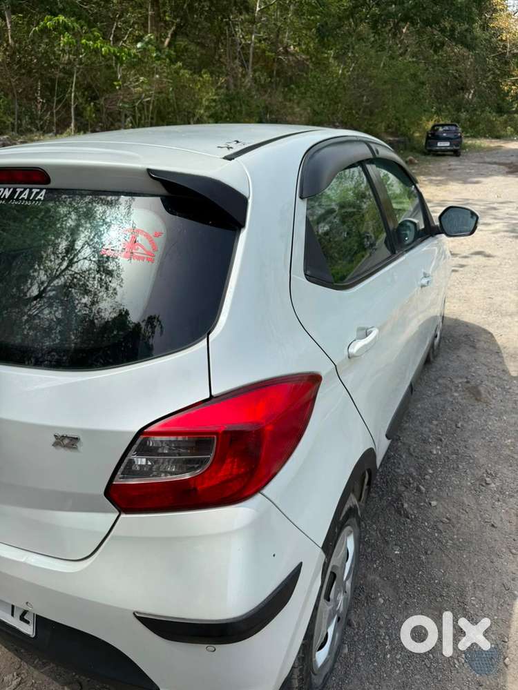 Tata Tiago Petrol 2017
