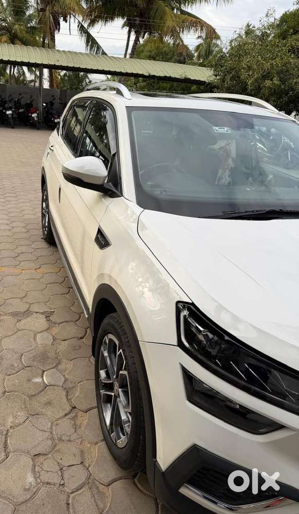 Skoda Kushaq 1.0 Tsi Style At (6 Airbags), 2023, Petrol