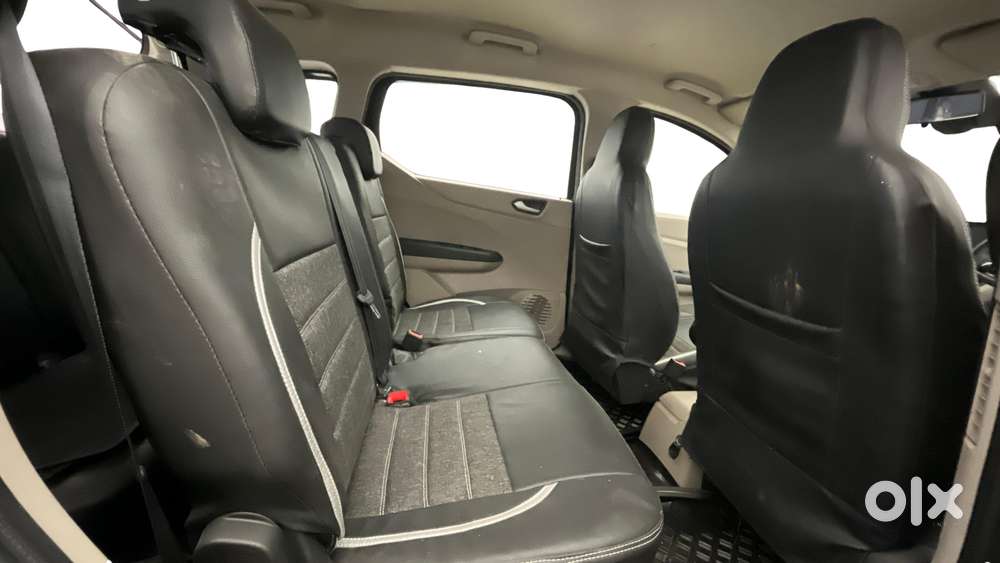 Renault Triber Rxt Easy-r Amt, 2025, Petrol