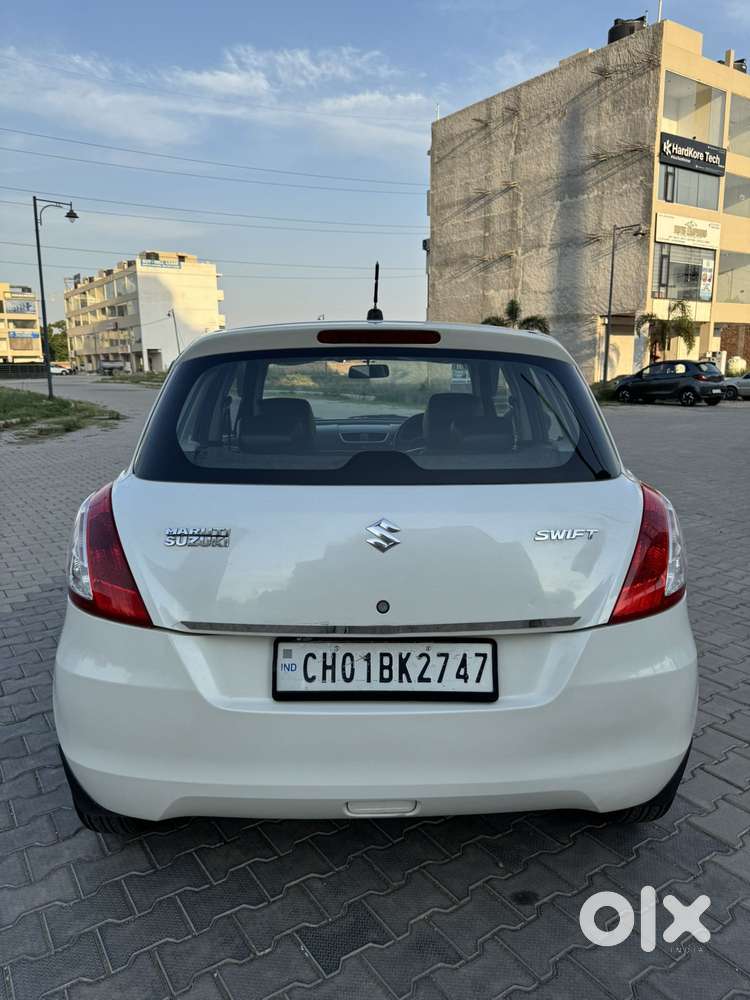 Maruti Suzuki Swift Lxi Option, 2016, Petrol