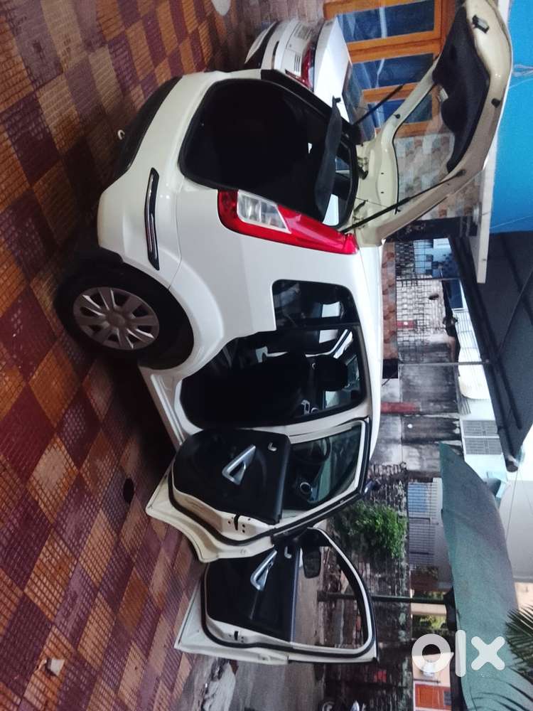 Ford Figo 1.2p Trend Mt, 2015, Petrol