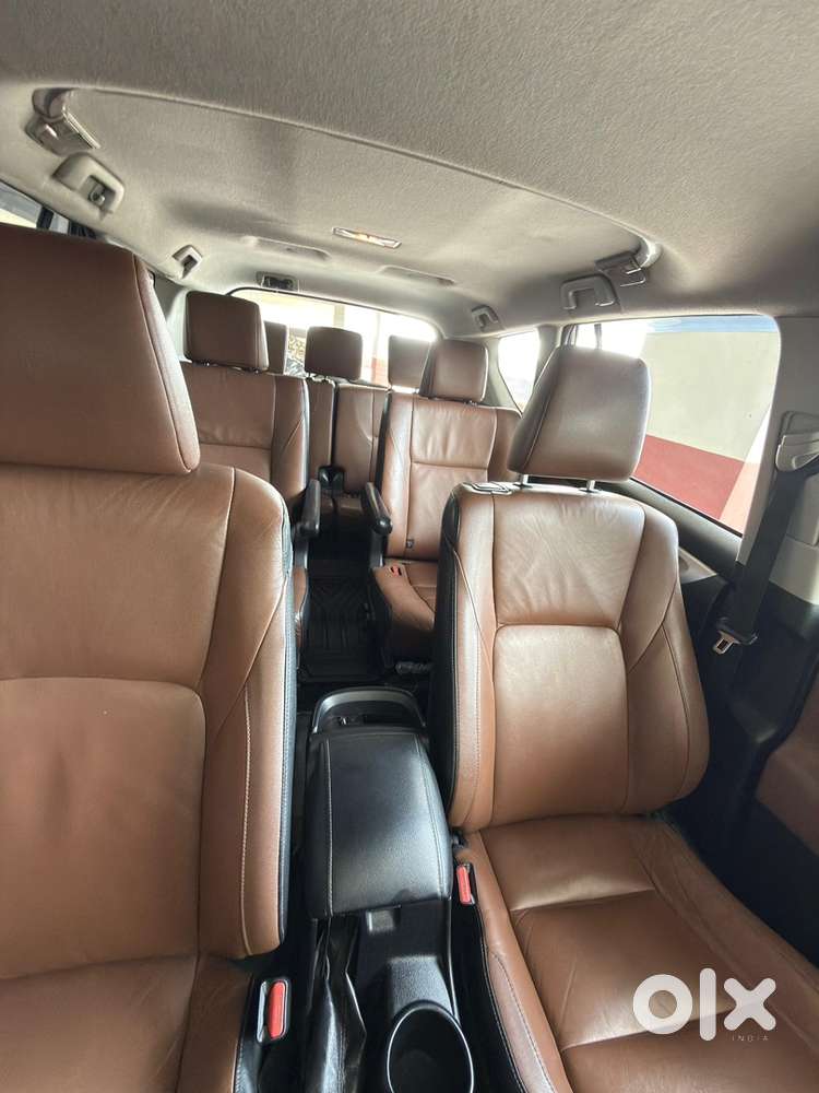 Toyota Innova Crysta 2.8z 2016