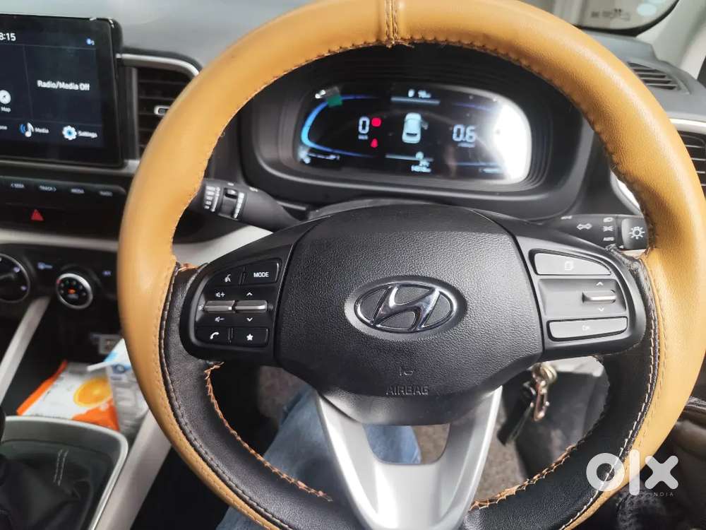 Hyundai Venue 2023 Petrol 24000 Km Driven Cng+petrol