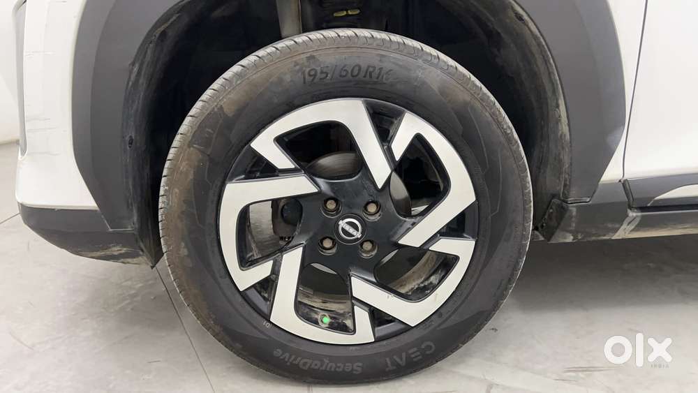 Nissan Magnite 1.0 Xv Executive, 2022, Petrol