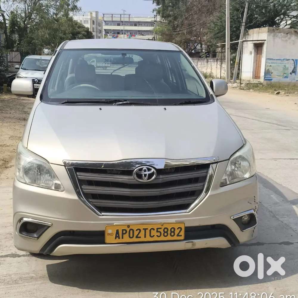 Toyota Innova 2016