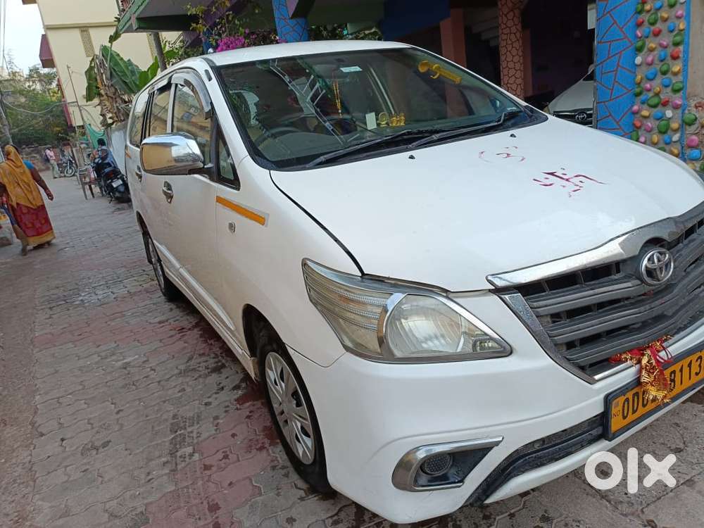 Toyota Innova 2.5 G (diesel) 8 Seater Bs Iv, 2016, Diesel
