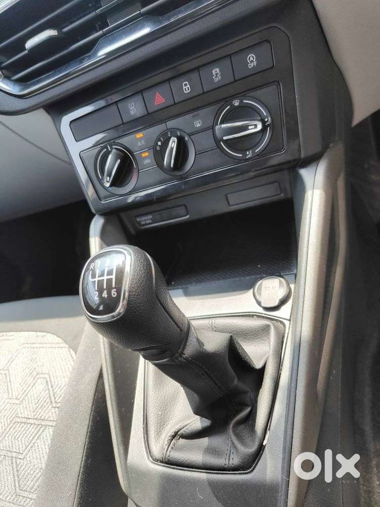 Skoda Kylaq Signature, 2026, Petrol