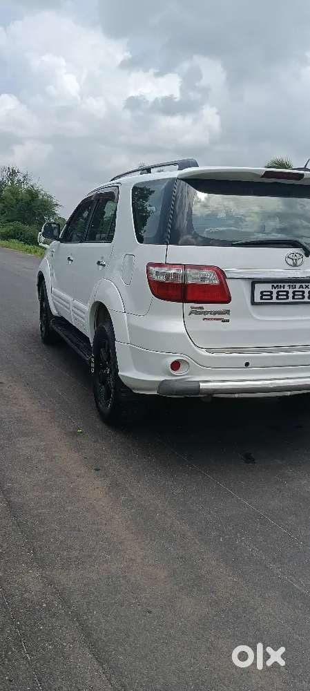 Toyota Fortuner 2011 Diesel 177800 Km Driven