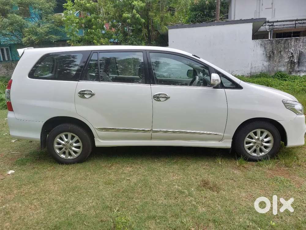 Toyota Innova 2014 Diesel Well Maintained