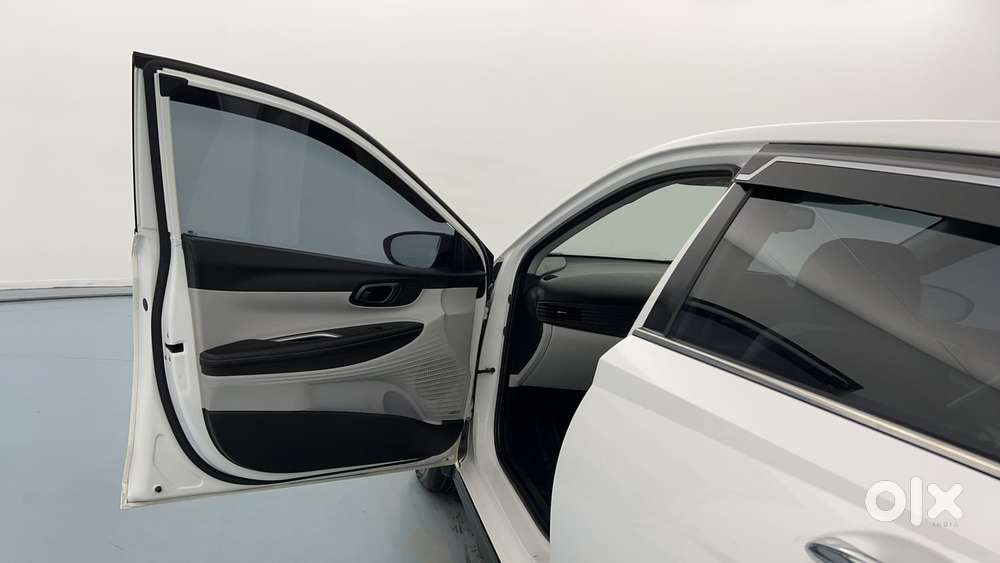 Hyundai New I20 1.2 Asta (o) Mt, 2023, Petrol