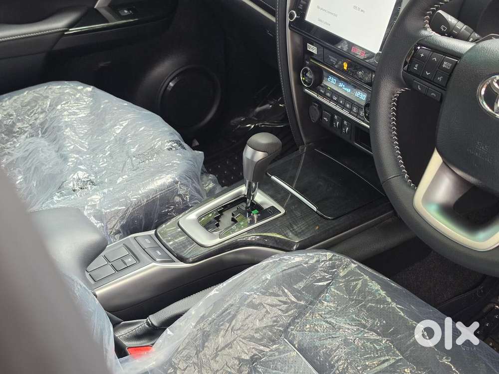 Toyota Fortuner 4x2 At 2.7 Petrol, 2025, Petrol