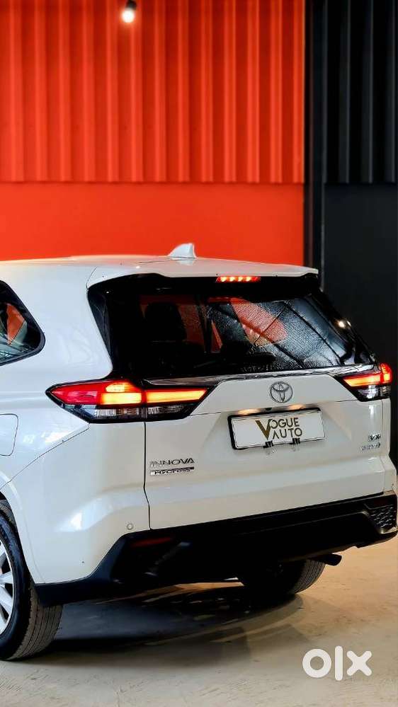 Toyota Innova Hycross 2.0 Vx Hybrid 7 Str, 2023, Cng & Hybrids