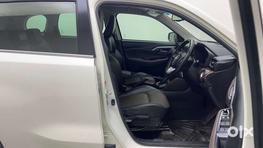 Toyota Urban Cruiser Hyryder 1.5 V Hybrid, 2022, Cng & Hybrids