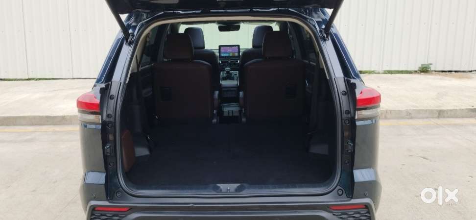 Toyota Innova Hycross 2.0 Zx Hybrid 7 Str, 2023, Petrol
