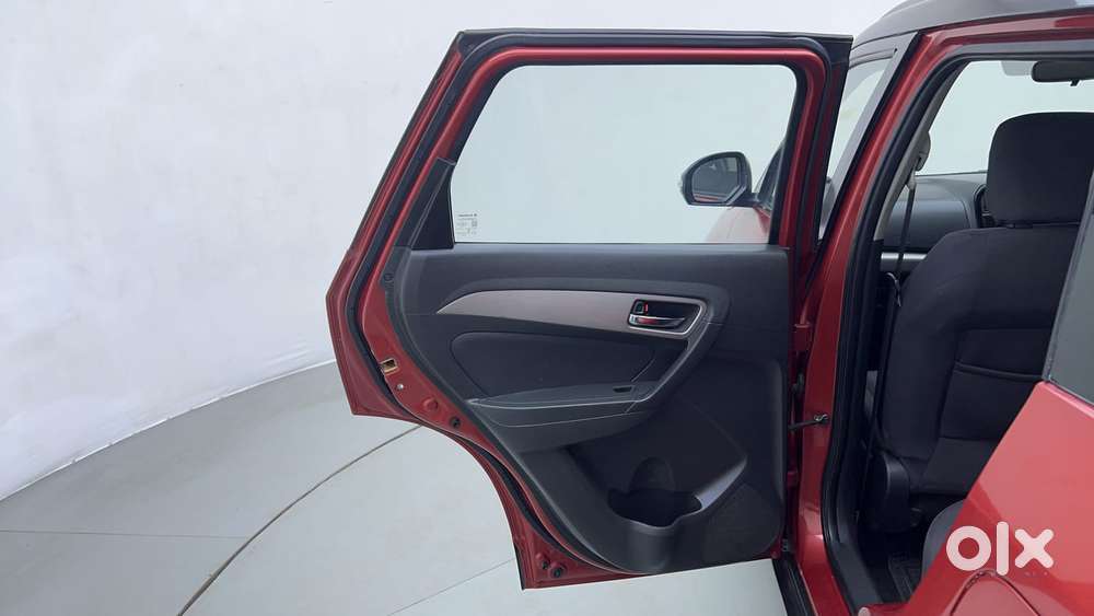 Maruti Suzuki Vitara Brezza Zdi+ Dual Tone Mt, 2016, Diesel