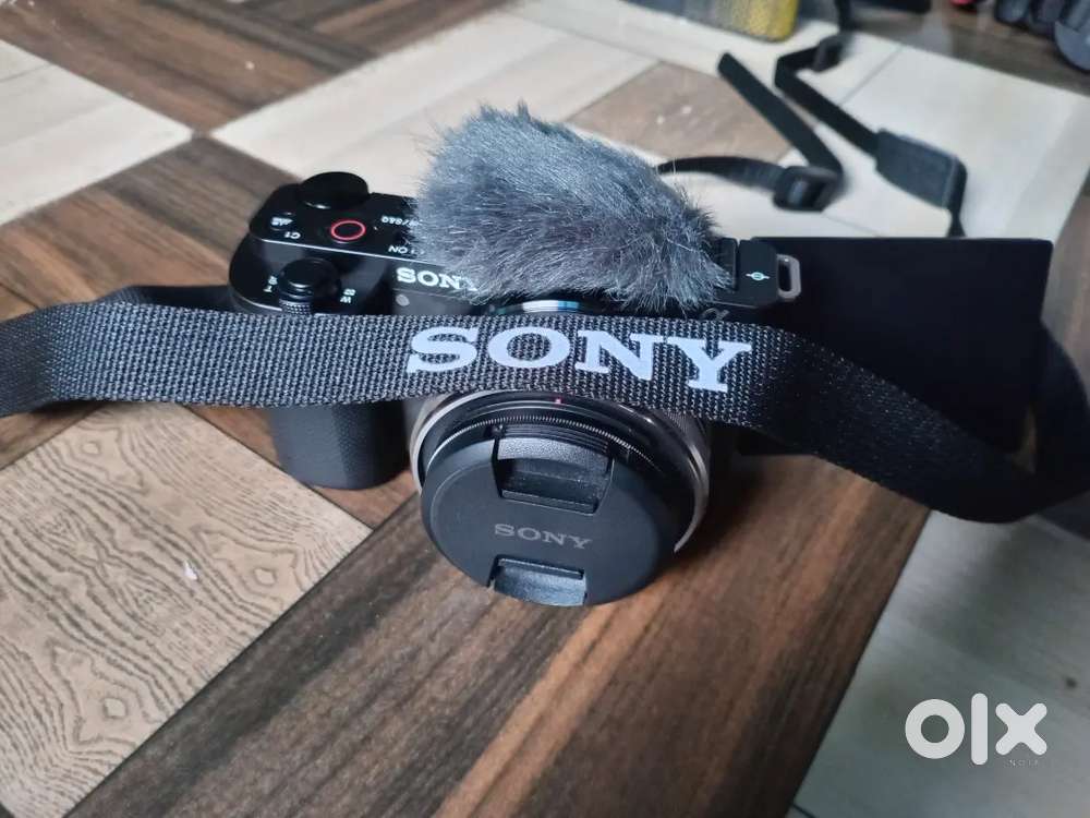 Sony ZV E-10 camera & 16 mm 2.8 lens