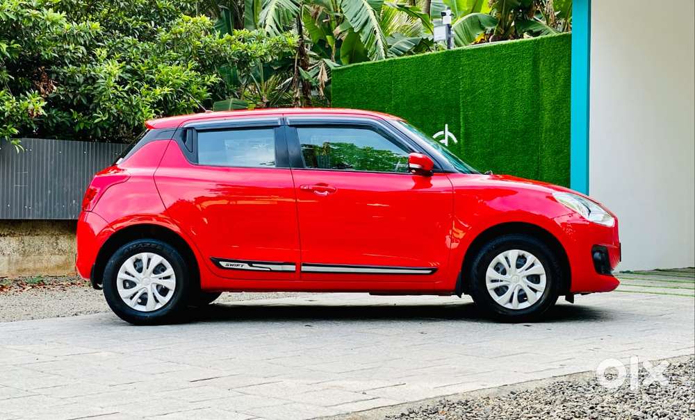 Maruti Suzuki Swift Vxi Optional, 2022, Petrol