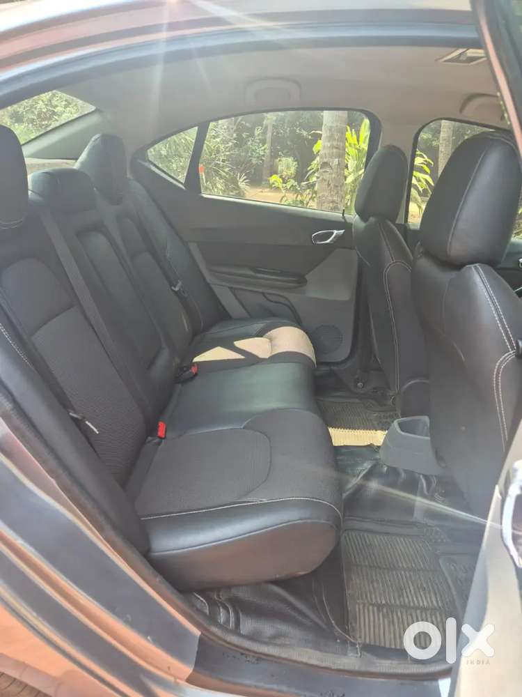 Tata Tigor 2019  (december) - Family Car