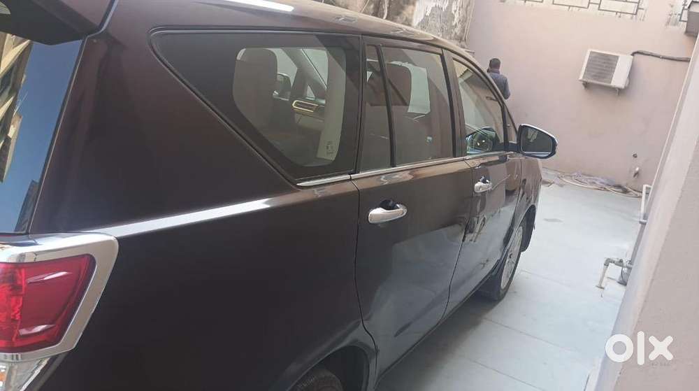 Toyota Innova Crysta 2016 Petrol Well Maintained
