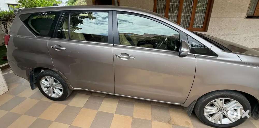 Innova Crysta 2.4z Automatic 2020 7str