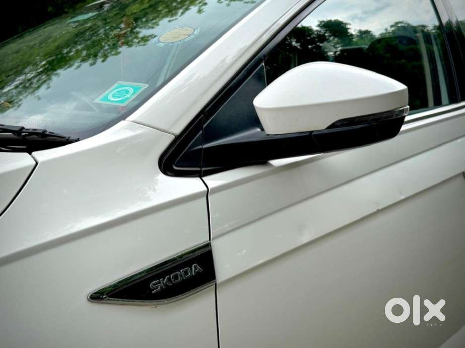 Skoda Slavia 1.0 Tsi Style At, 2022, Petrol