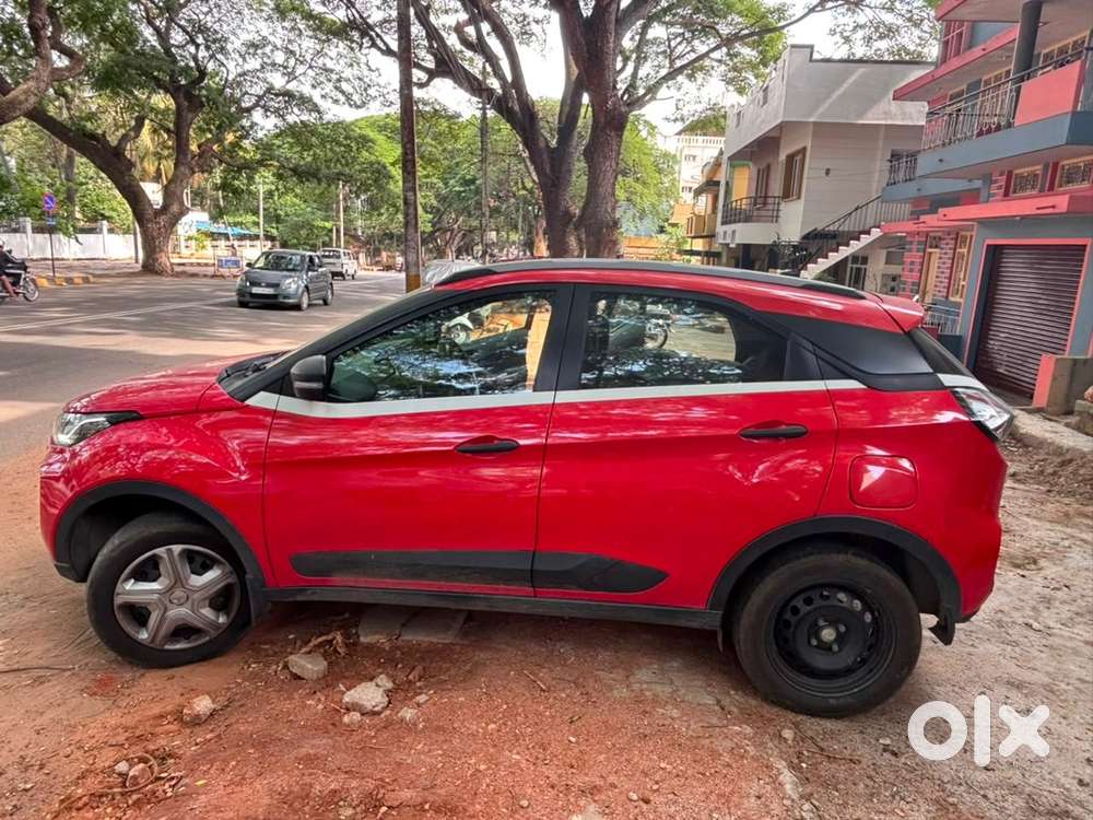 2022 Tata Nexon Petrol Manual