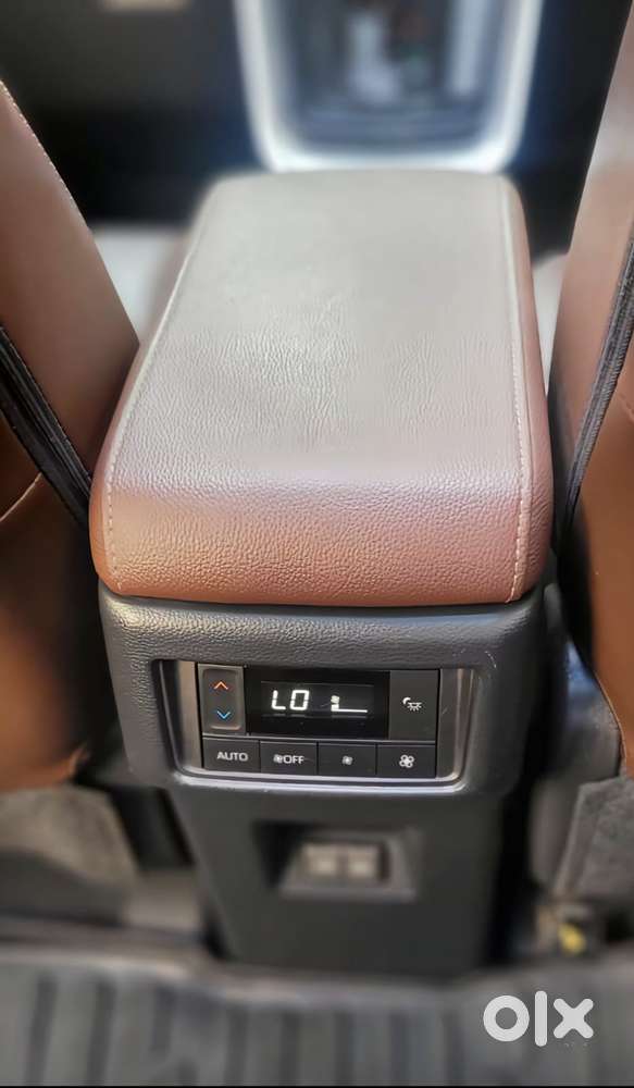 Toyota Innova Hycross 2.0 Zx (o) Hybrid 7 Str, 2024, Diesel