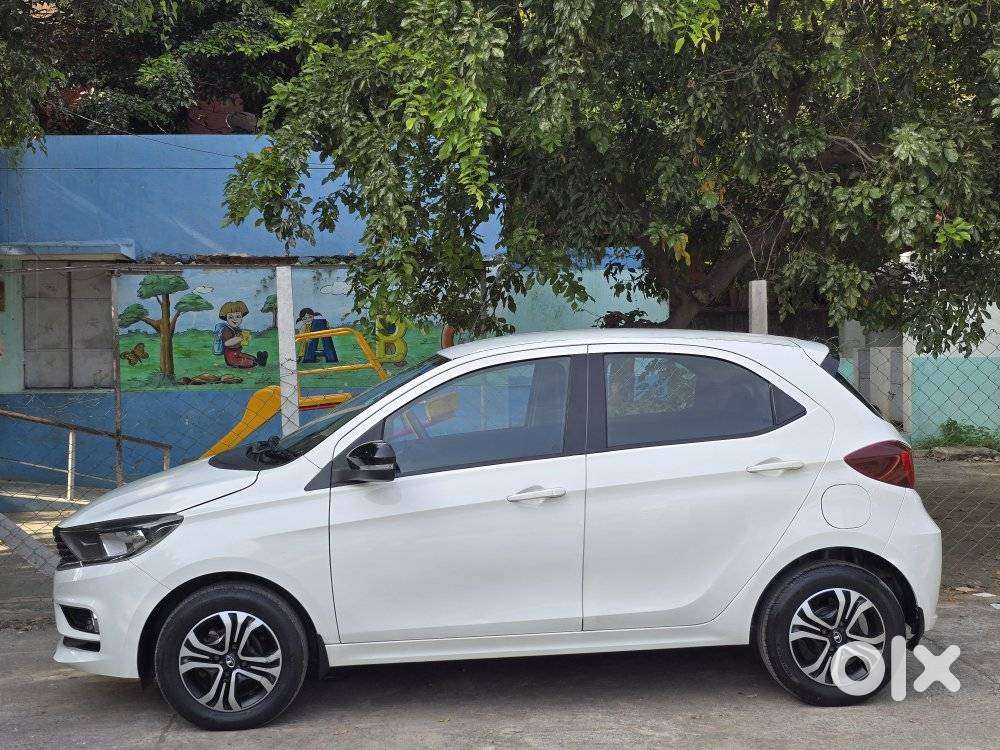 Tata Tiago 1.2 Revotron Xza, 2022, Petrol