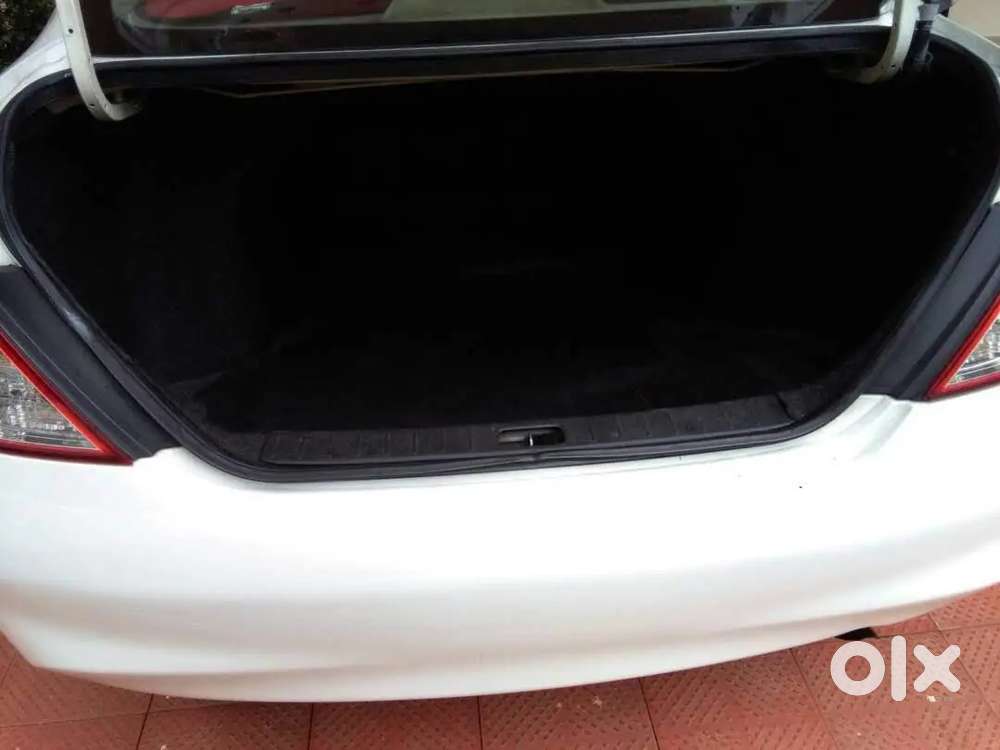 Nissan Sunny 2012 Diesel 182000 Km Driven