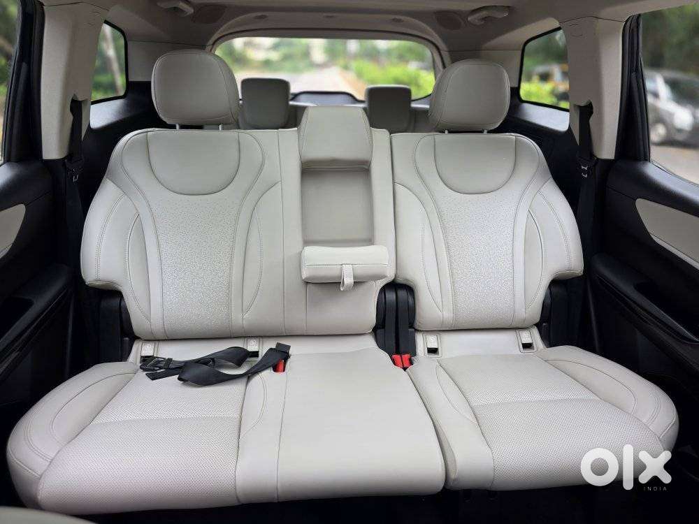Mahindra Xuv700 2.2 Ax 7 Diesel At Luxury Pack Str, 2023, Diesel