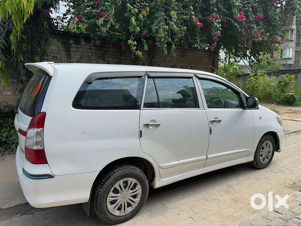 Toyota Innova 2.5 G (diesel) 7 Seater Bs Iv, 2014, Diesel