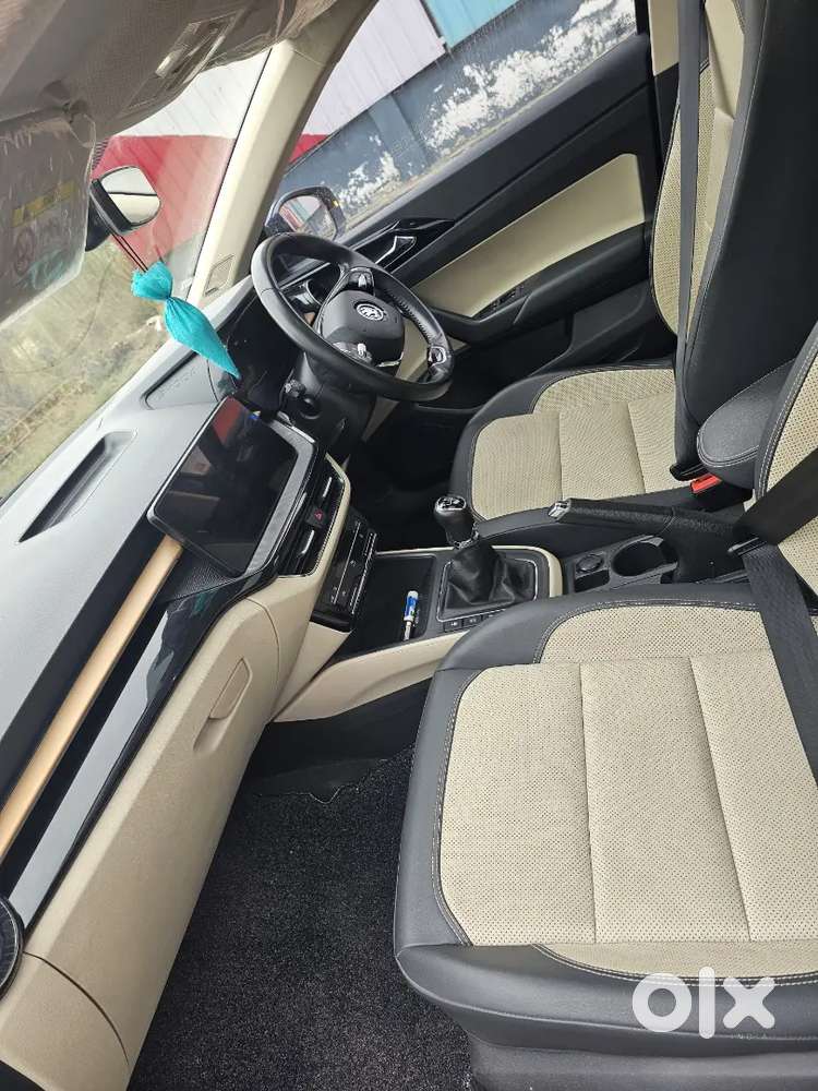 Skoda Slavia 2025 Petrol 23500 Km Driven