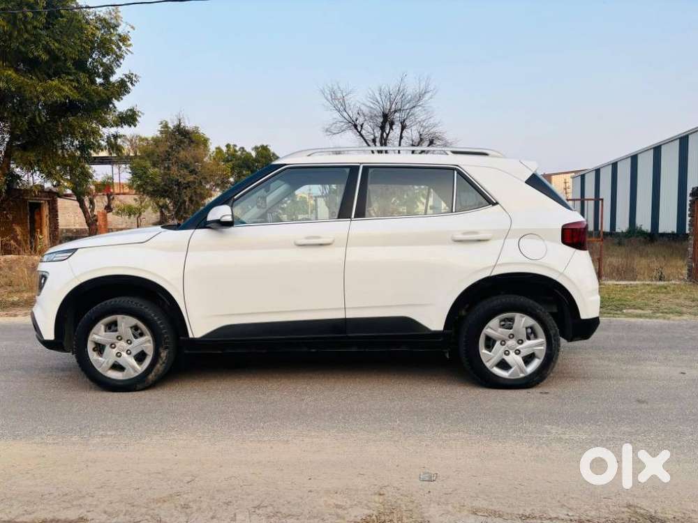 Hyundai Venue S Plus Mt 1.2 Kappa, 2022, Petrol
