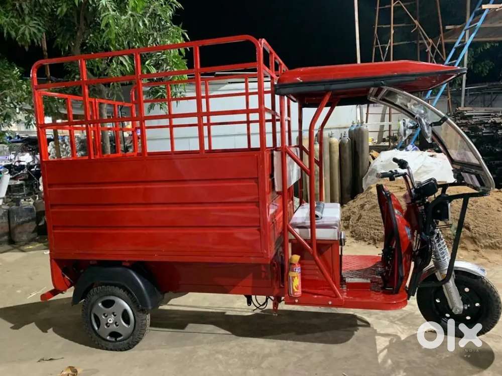 E Loader available for rent 2000 Kiraya ek din ka rahega