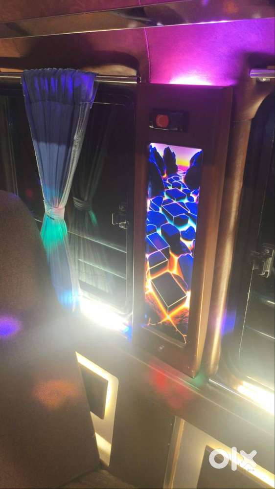 Traveller - 26 Seat