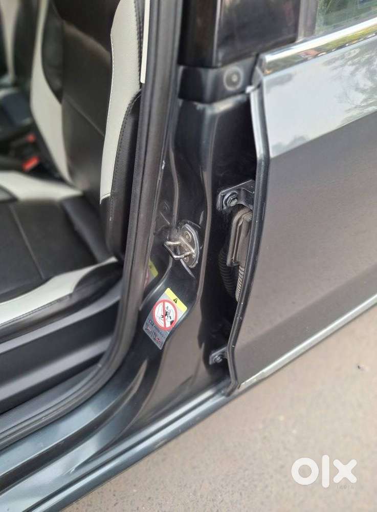 Volkswagen Vento 1.2 Tsi Comfortline At, 2016