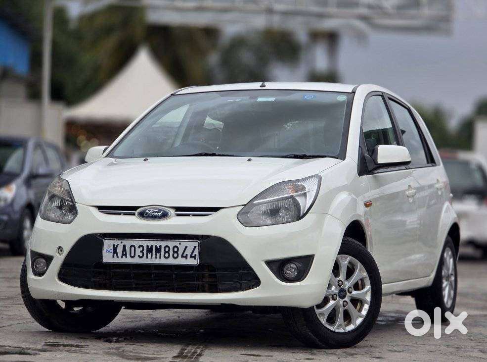 Ford Figo, 2010, Petrol